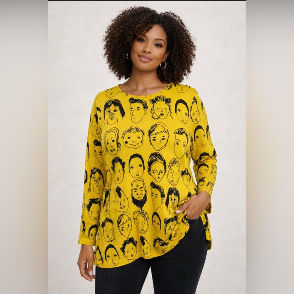 La Vie Lente Artsy faces tunic knit top size medium/ large